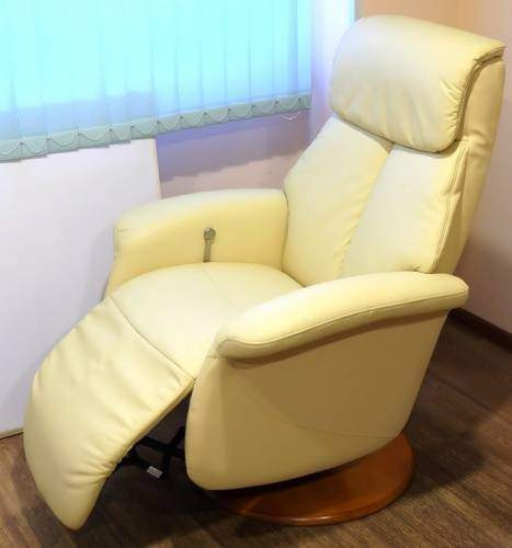 Кресло-реклайнер Recliner Relax Lotus 7703 коричневый 
									арт. 7703 коричневый